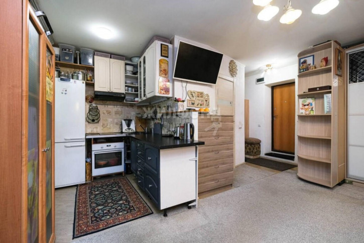 2-комн квартира Бурденко, 9