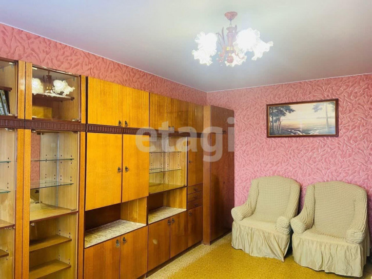2-комн квартира Революционная, 108