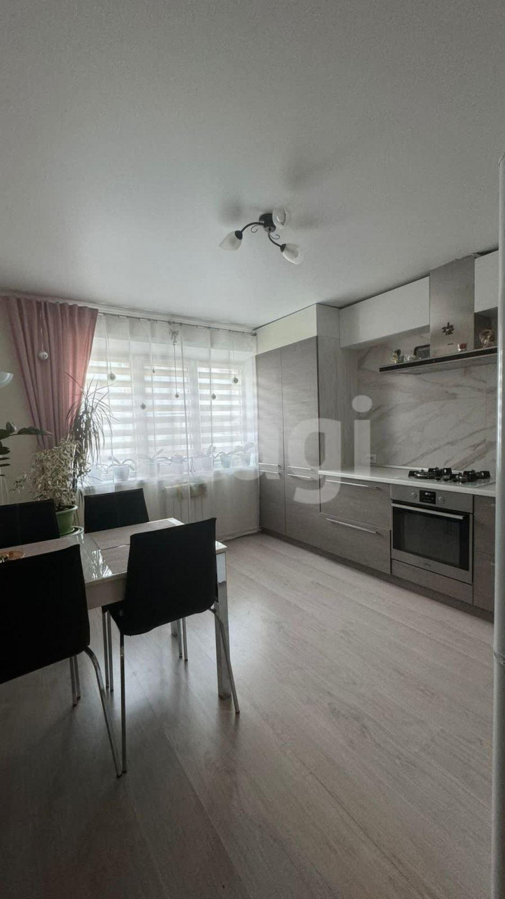 1-комн квартира Венеция мкр., 32