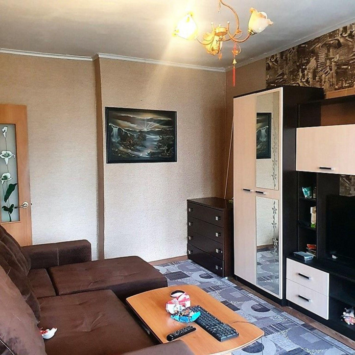 3-комн квартира 6 микрорайон, 11