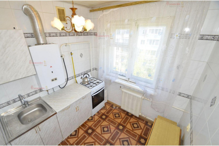 2-комн квартира Декабристов 20