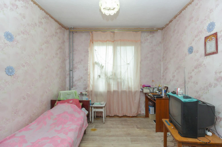 3-комн квартира 70 лет Октября, 14