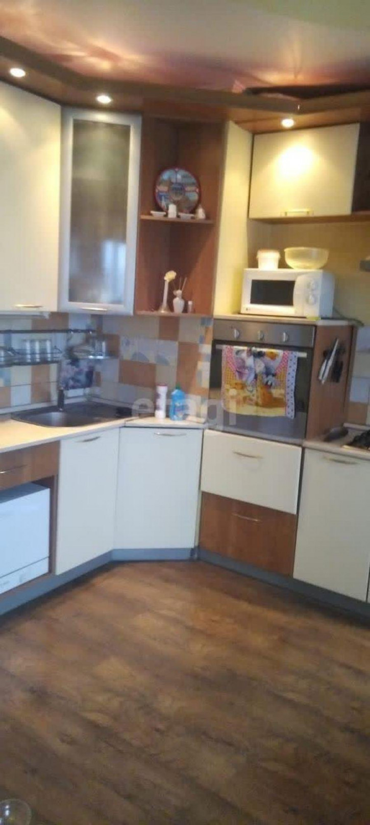 3-комн квартира Степанца, 8б