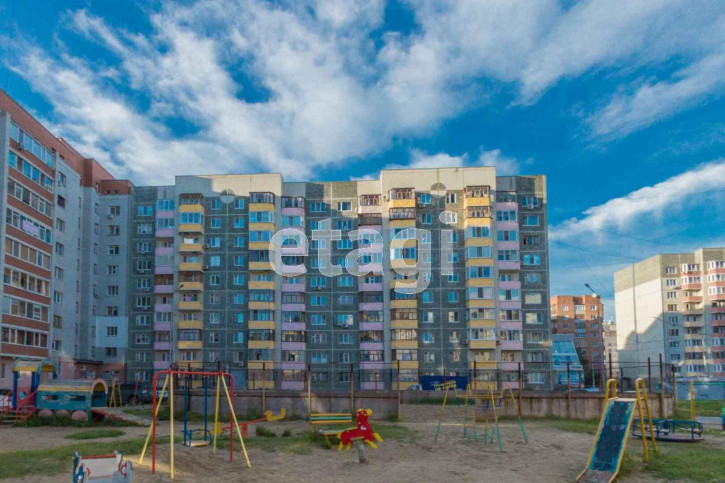 2-комн квартира Широтная, 122/2