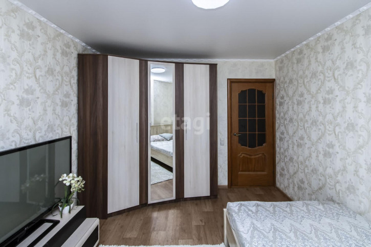 1-комн квартира Республики, 246