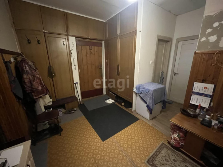 4-комн квартира Кирова, 46