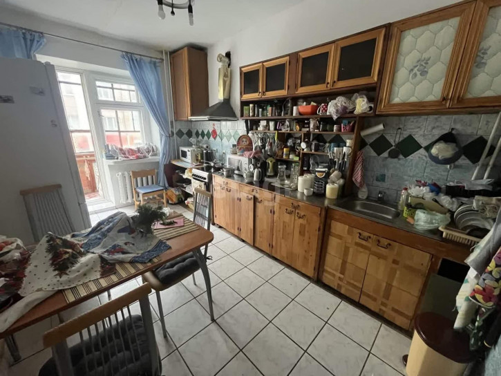 4-комн квартира Кирова, 46