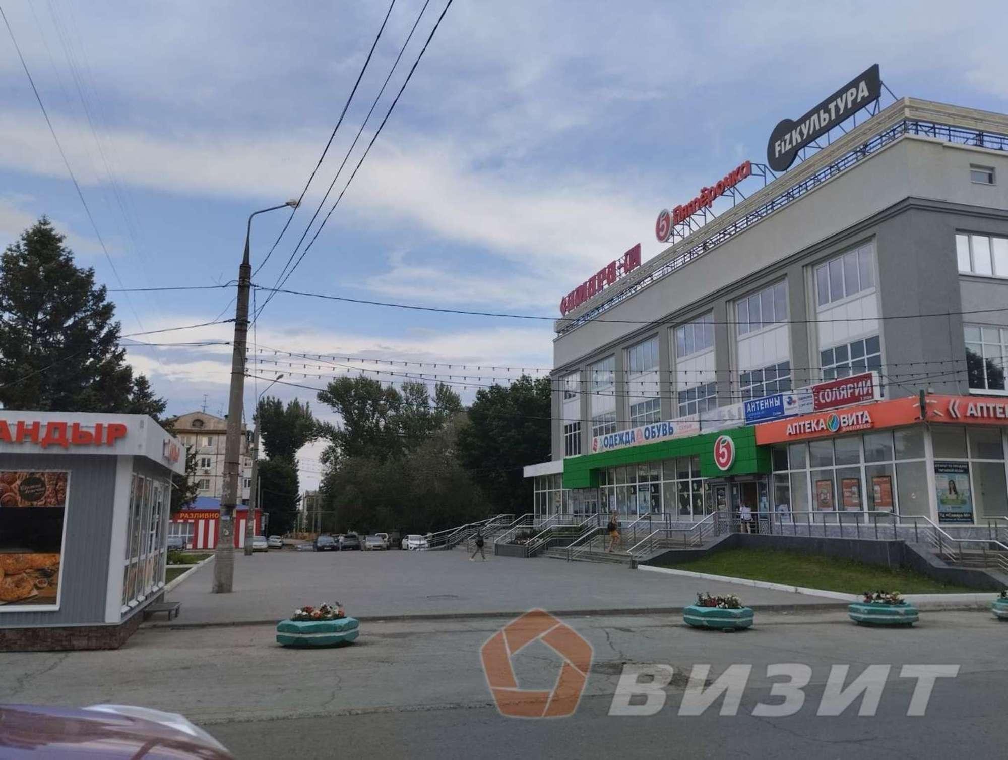 Сдать торговое помещение за 45 000 рублей на Гагарина улица, 95