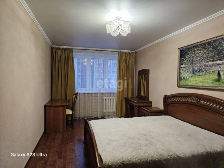 3-комн квартира Депутатская, 80/2