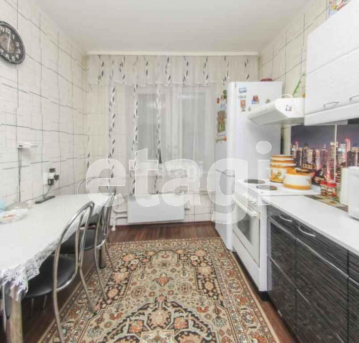 2-комн квартира Западносибирская, 22/1
