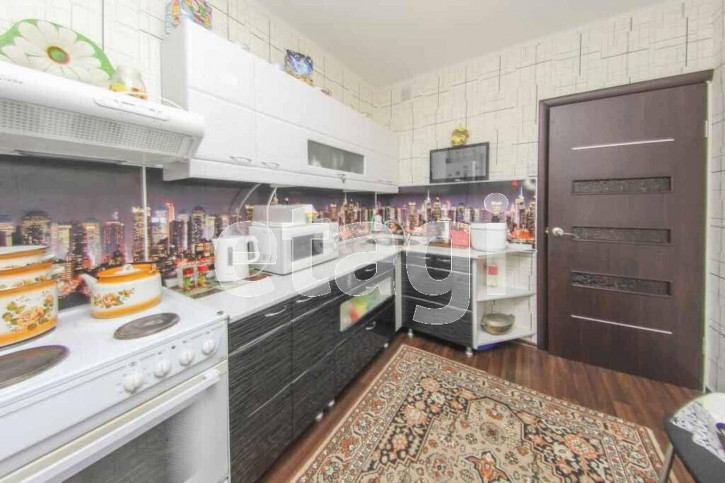 2-комн квартира Западносибирская, 22/1