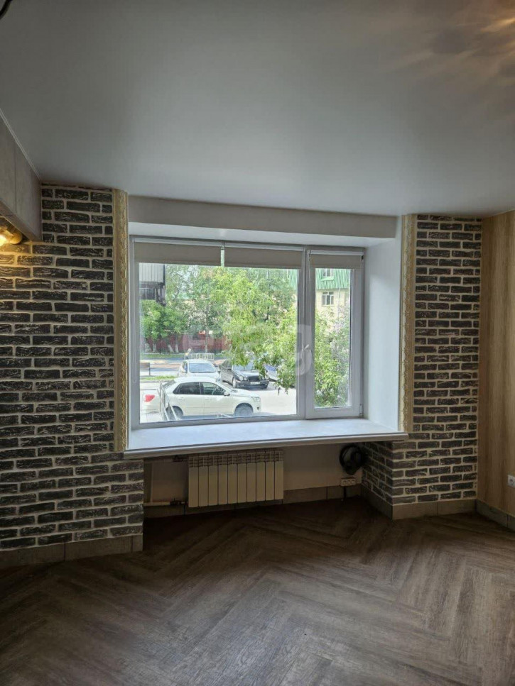 1-комн квартира Мельникайте, 80