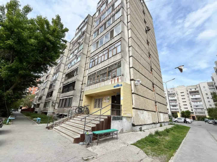 2-комн квартира Коммунаров, 39