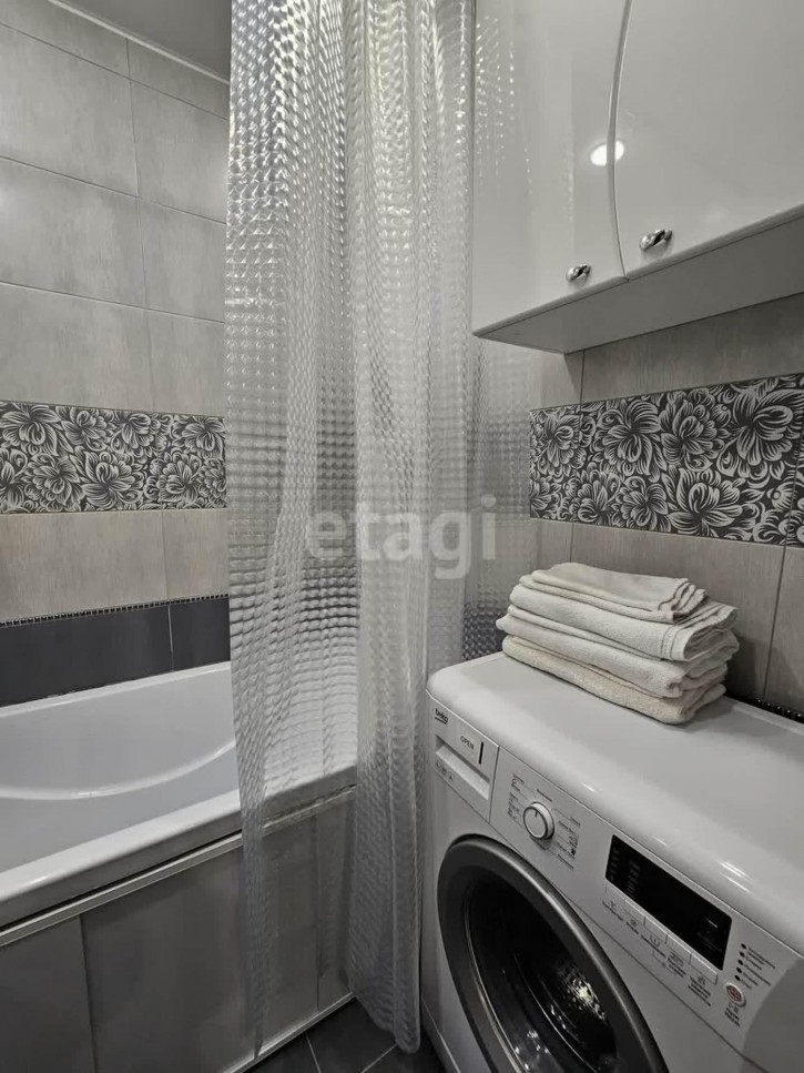 2-комн квартира Попова, 7