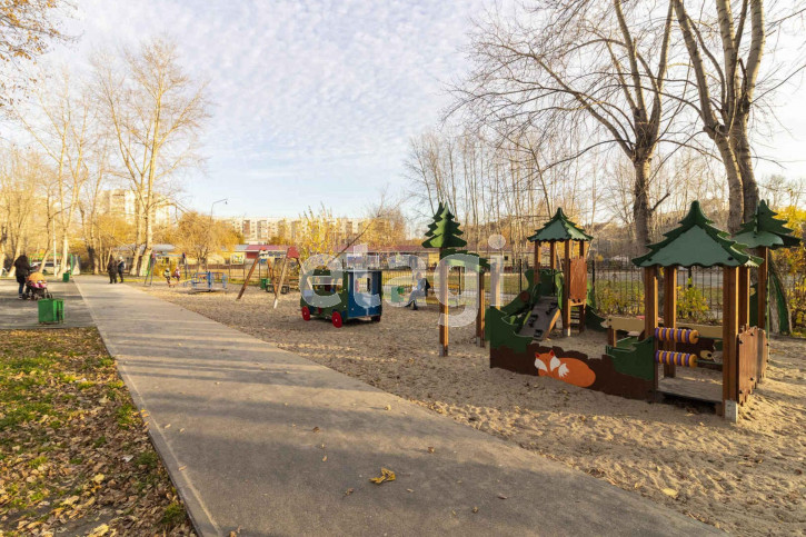 Комната Олимпийская, 30