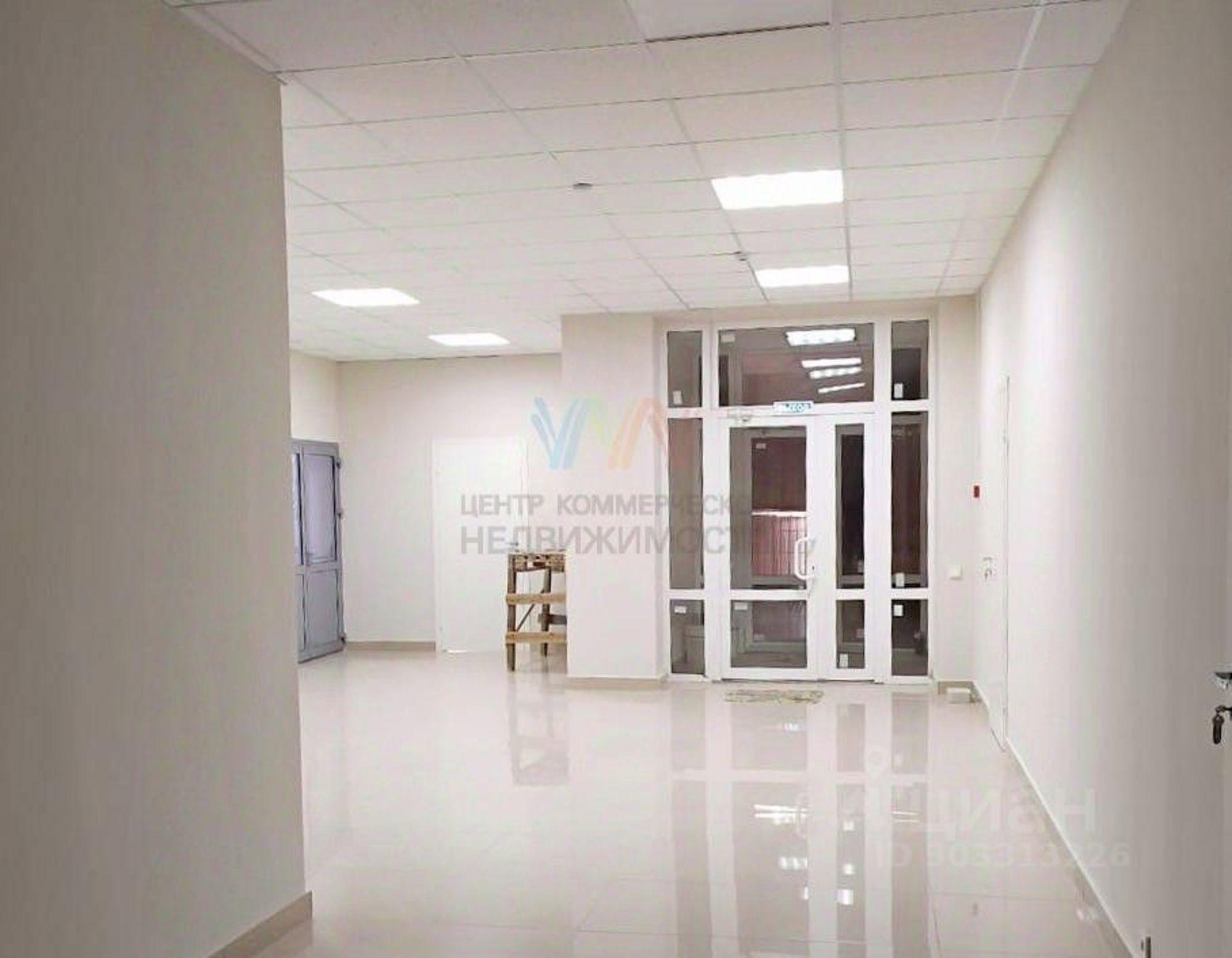 Сдать офис, помещение под офис за 240 000 рублей на Лазурная улица, 13