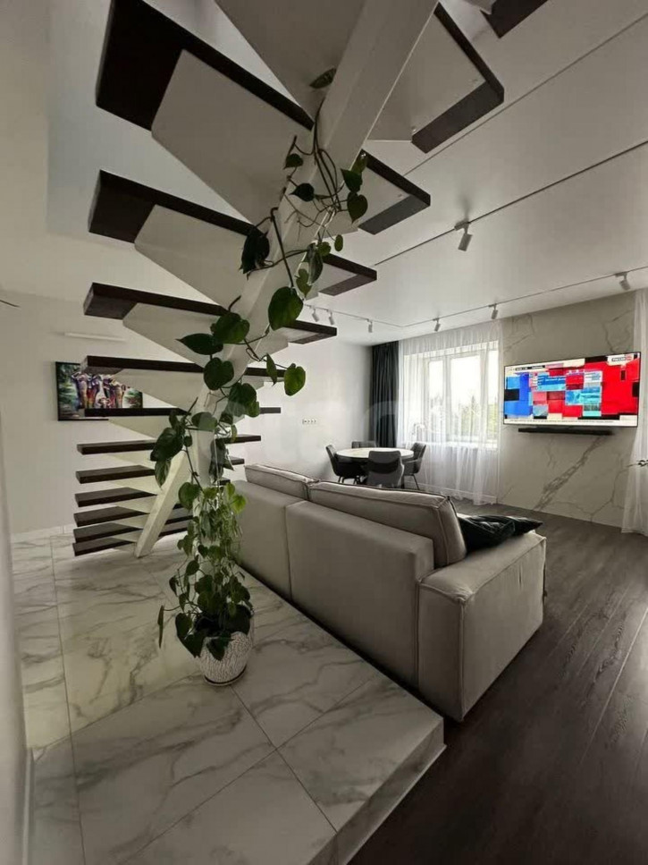 3-комн квартира улица Развития, 10