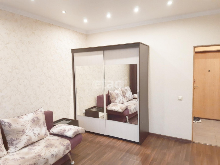1-комн квартира Газовиков, 49