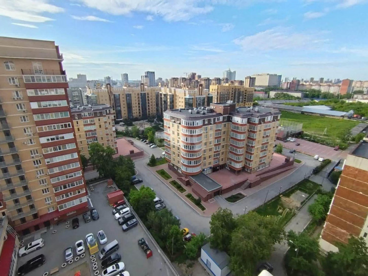 4-комн квартира Фабричная, 9