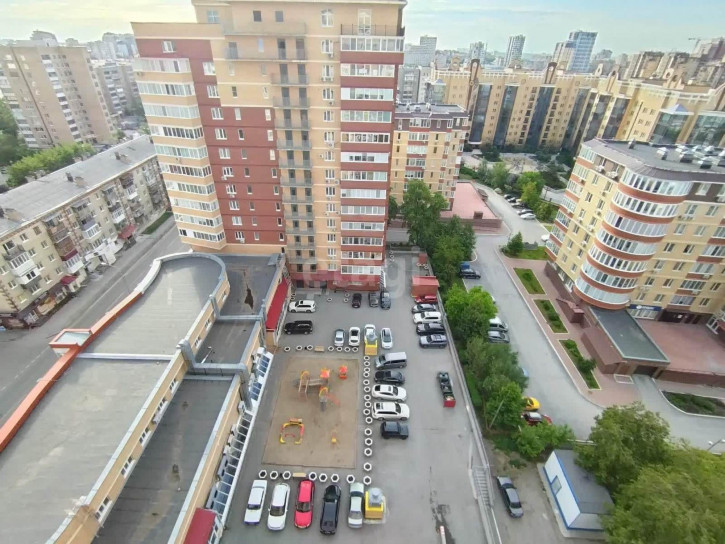 4-комн квартира Фабричная, 9
