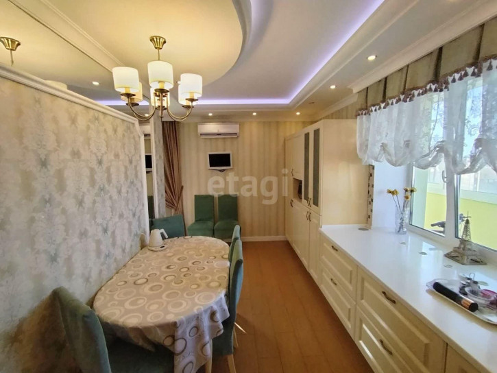 4-комн квартира Фабричная, 9