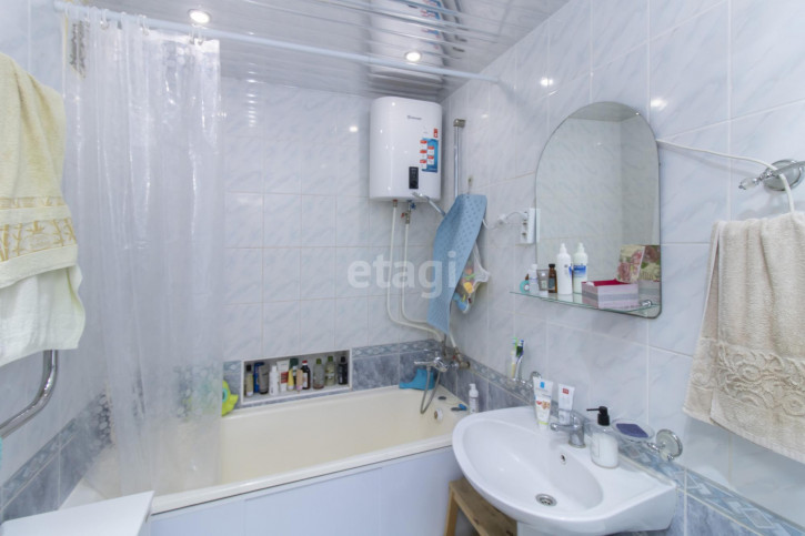 2-комн квартира Водников, 12
