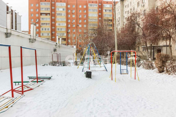 3-комн квартира Елизарова, 49