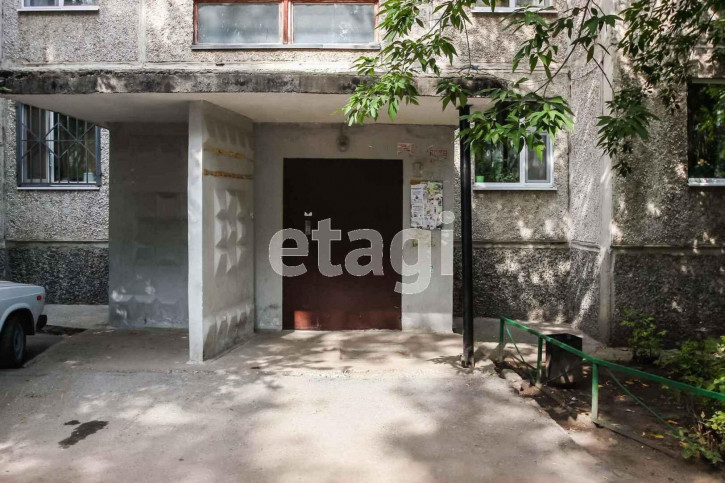 3-комн квартира Елизарова, 49