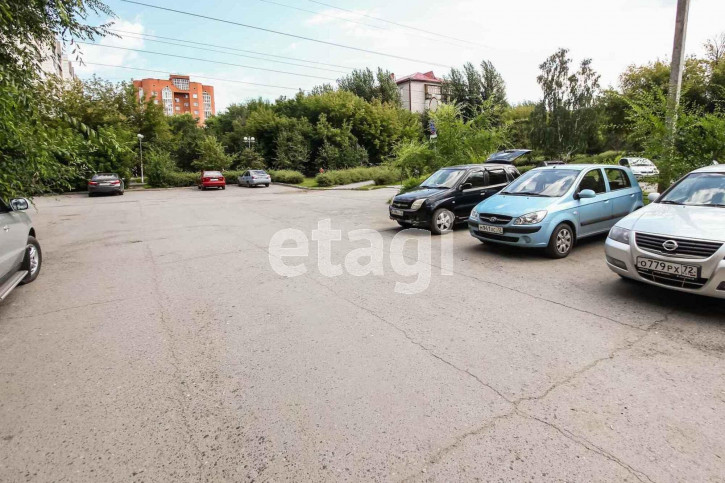 3-комн квартира Елизарова, 49