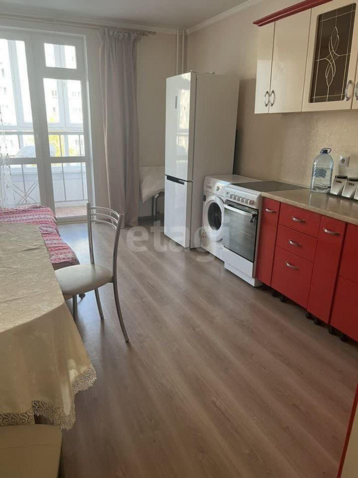 3-комн квартира Ледниковый пр., 2