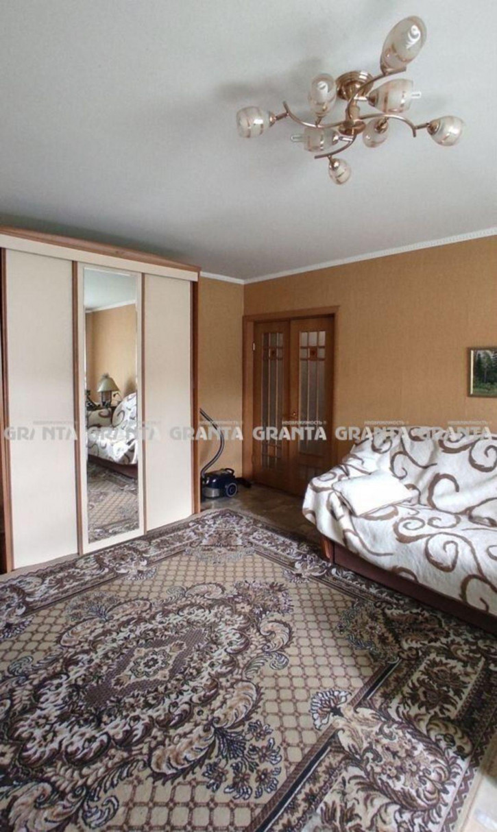 4-комн квартира ул Петра Словцова, 13