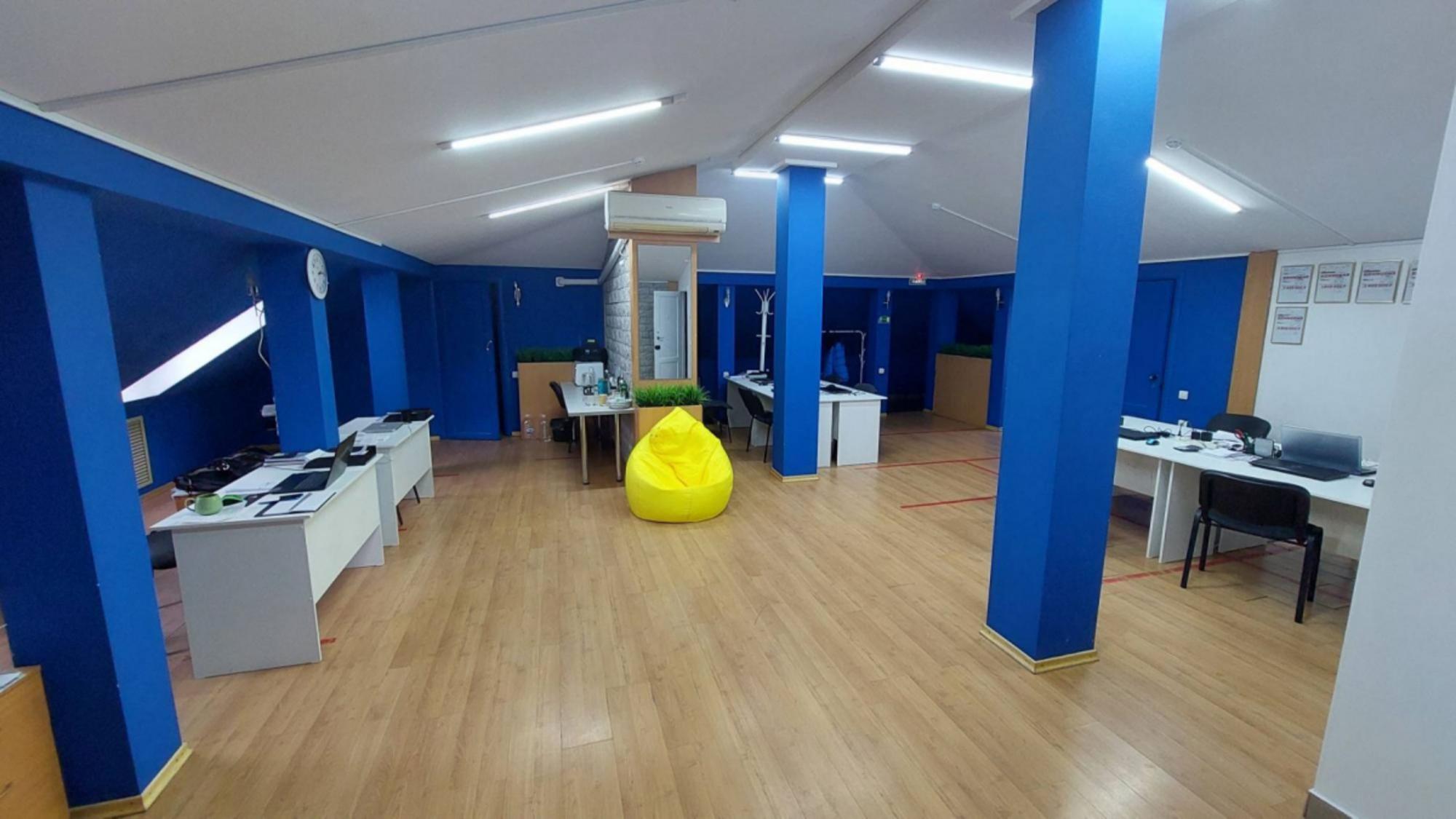 Купить офис, помещение под офис за 55 000 000 рублей на ул Амирхана Еники, 5а