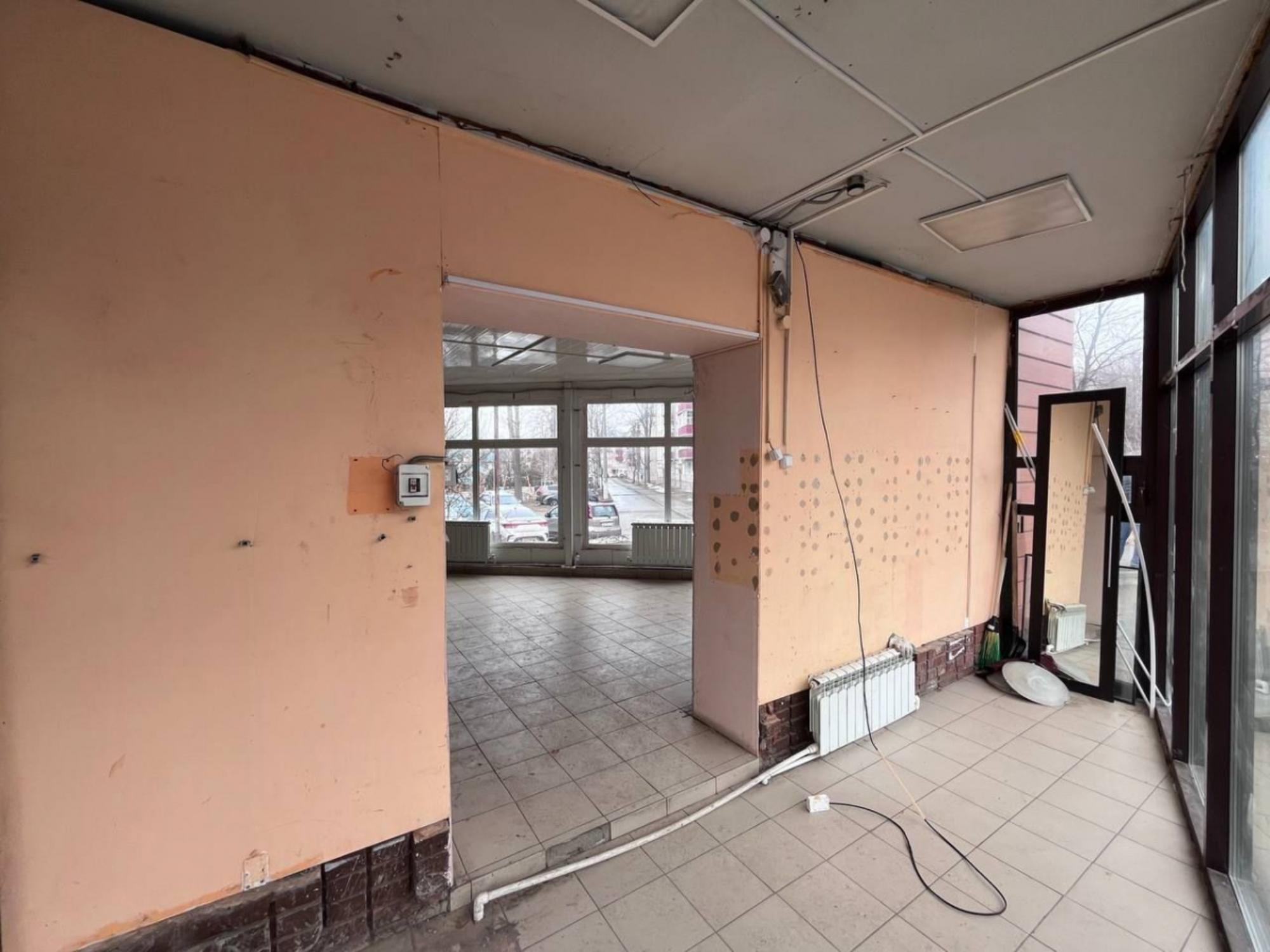 Купить торговое помещение за 15 400 000 рублей на ул Мира, 30