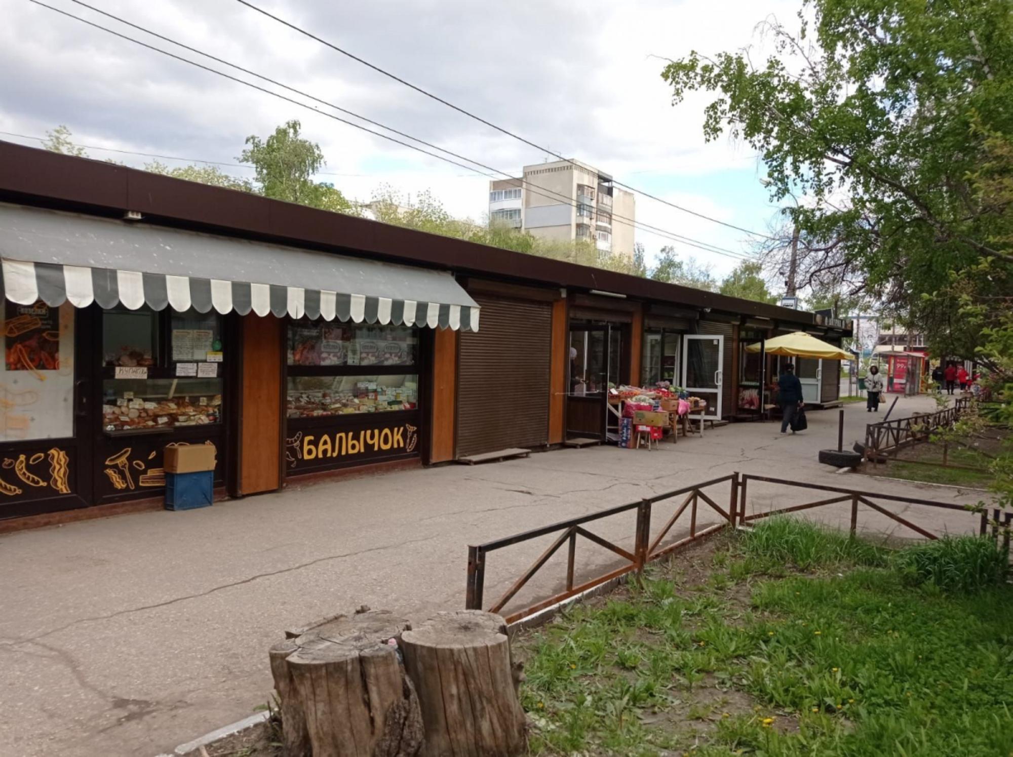 Купить торговое помещение за 500 000 рублей на ул Революционная, 165