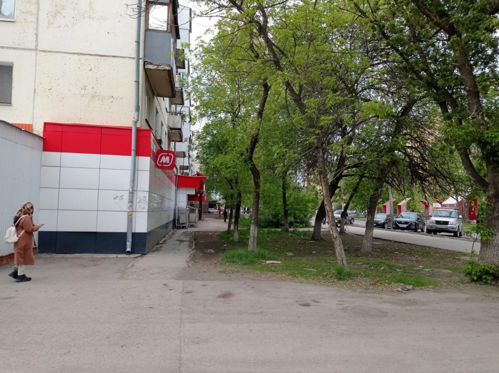 Купить торговое помещение за 500 000 рублей на ул Революционная, 165