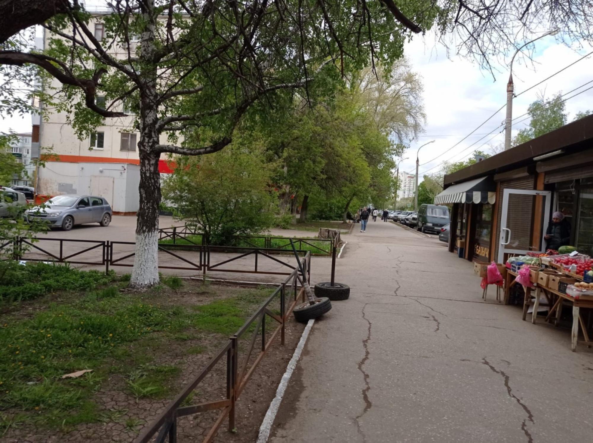 Купить торговое помещение за 500 000 рублей на ул Революционная, 165