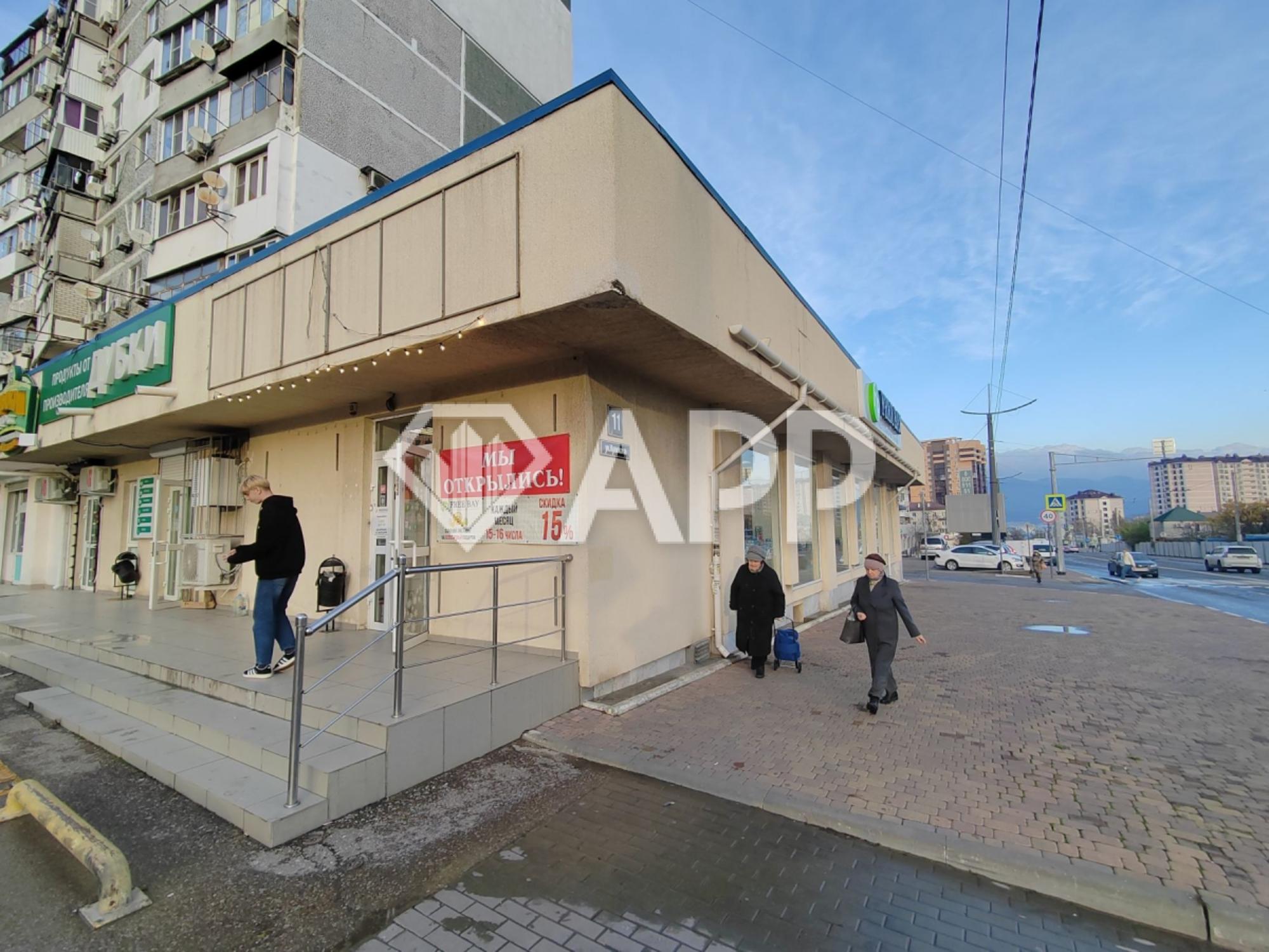 Купить торговое помещение за 75 000 000 рублей на ул Куникова, 11