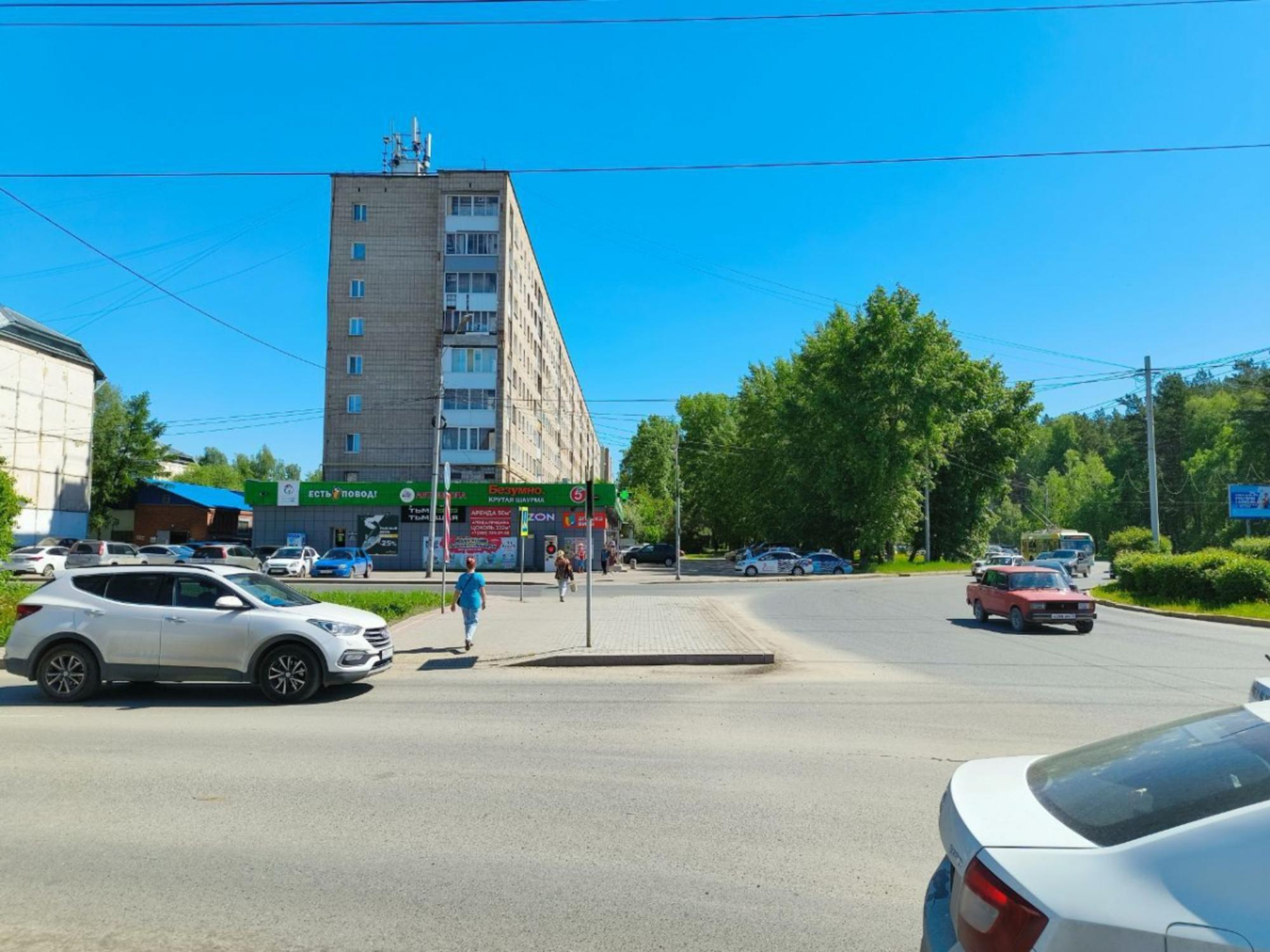 Сдать торговое помещение за 60 000 рублей на Томская обл., г.Томск, Иркутский тракт 118/1