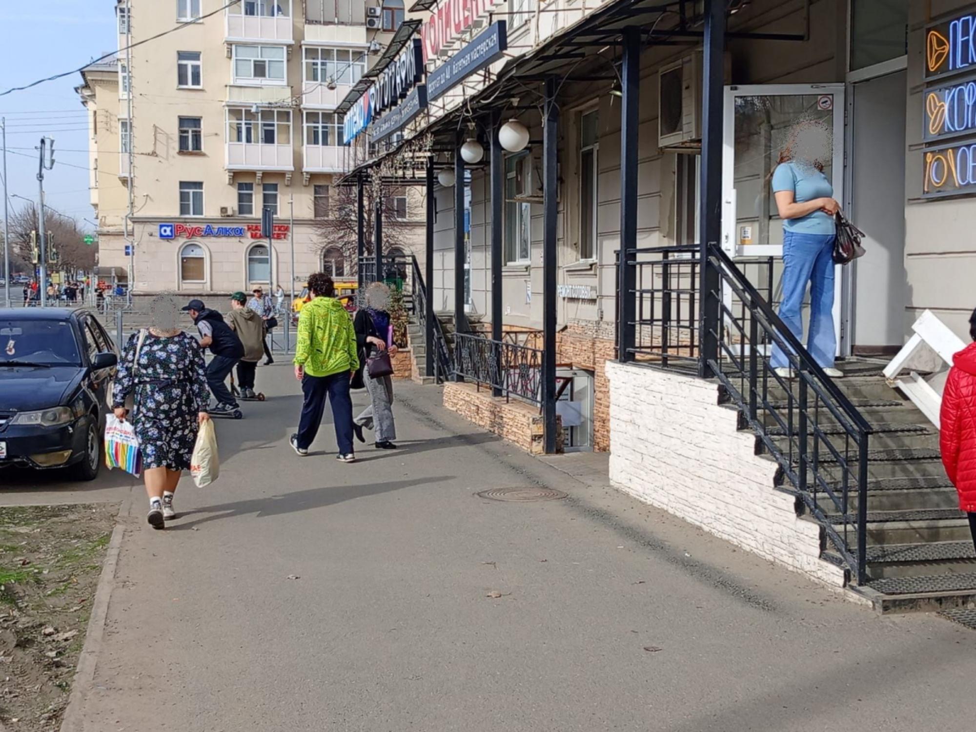 Сдать торговое помещение за 49 500 рублей на ул Декабристов, 158