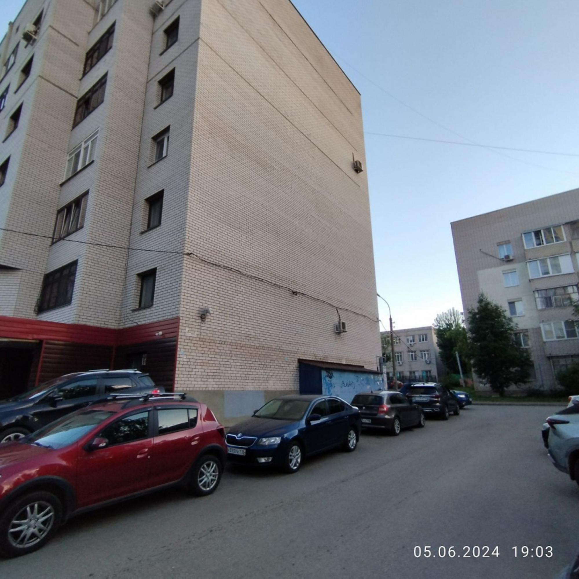 Купить складское помещение за 10 000 000 рублей на ул Космонавтов, 39Б