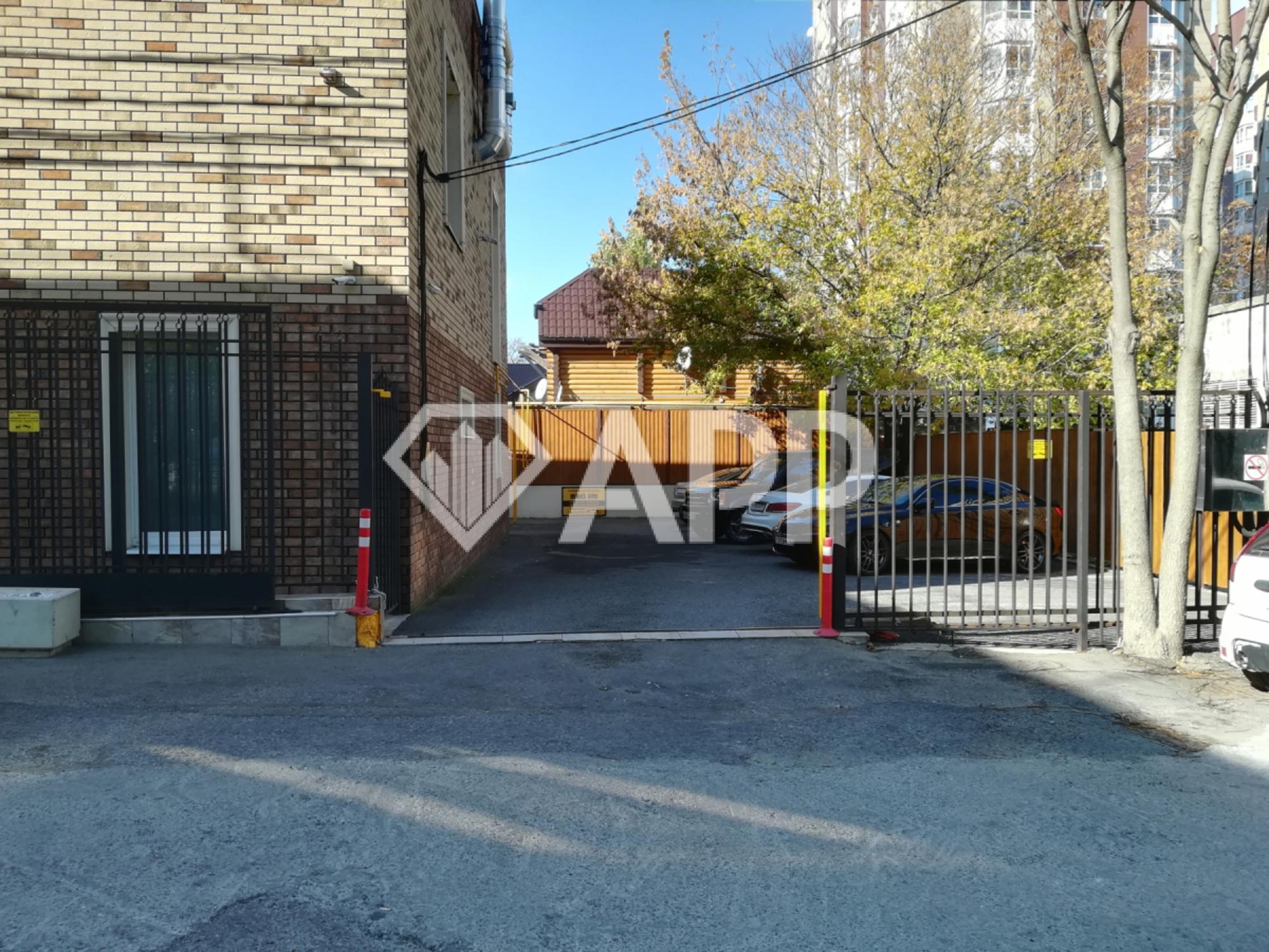 Купить офис, помещение под офис за 86 500 000 рублей на ул Видова, 101