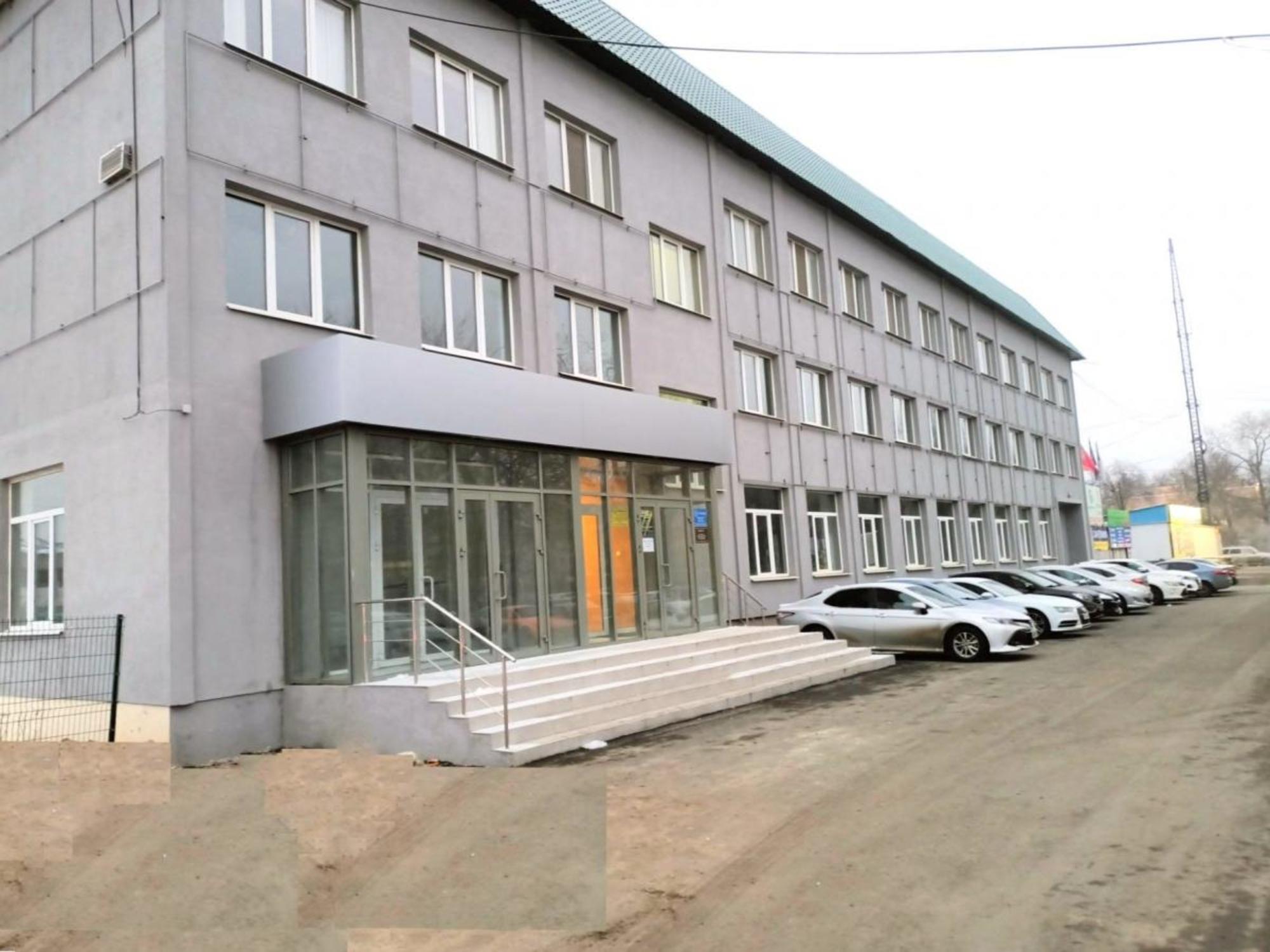 Сдать торговое помещение за 1 000 000 рублей на пр-кт Кирова, 10а