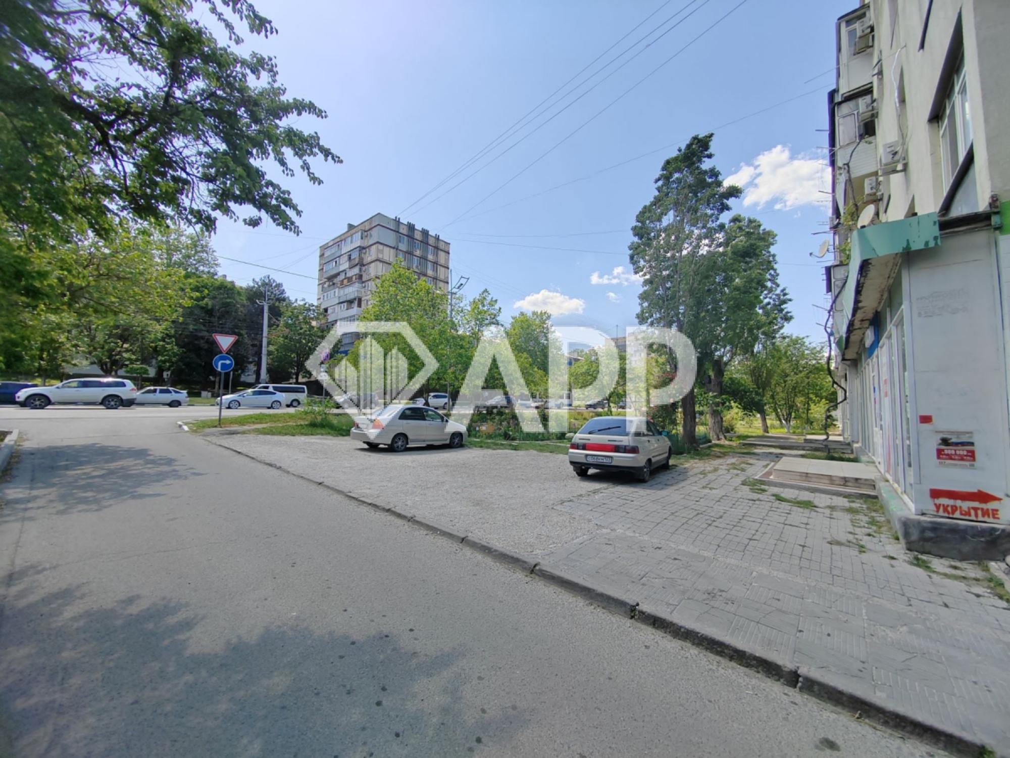 Купить торговое помещение за 10 500 000 рублей на ул Видова, 137