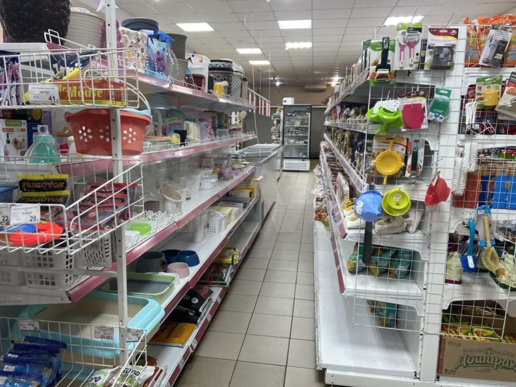 Купить торговое помещение за 42 000 000 рублей на Первомайская ул