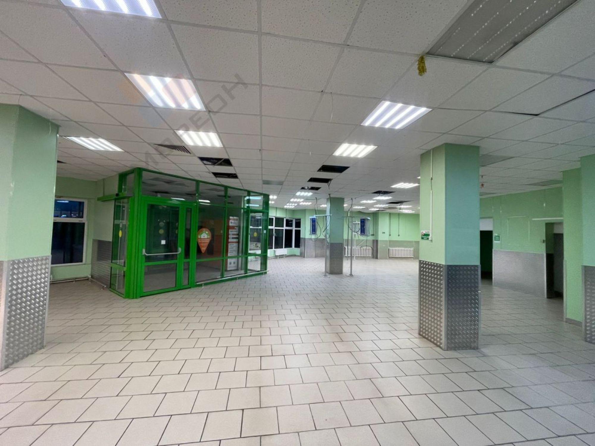 Сдать торговое помещение за 745 200 рублей на им. Дзержинского ул, 211