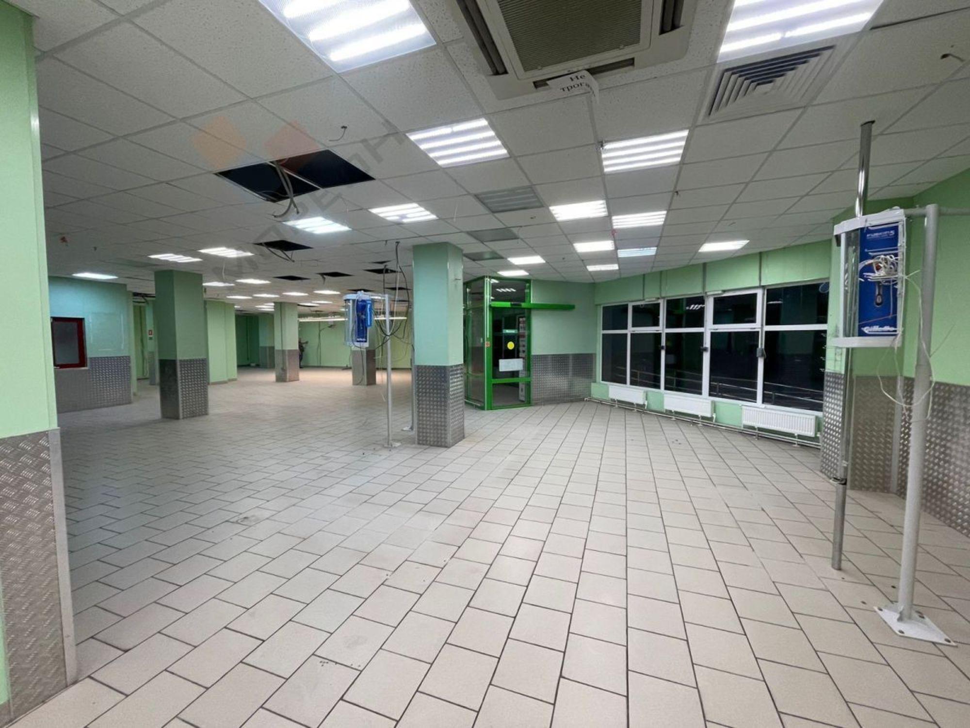 Сдать торговое помещение за 745 200 рублей на им. Дзержинского ул, 211