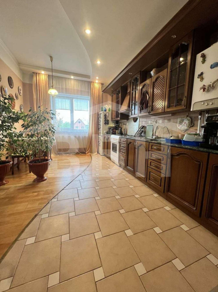 2-комн квартира Пятницкого улица, 20