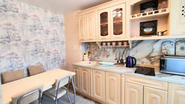 2-комн квартира Дзержинского улица, д.25
