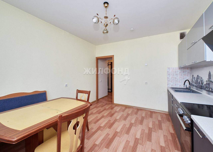 3-комн квартира Тюленина улица, д.14