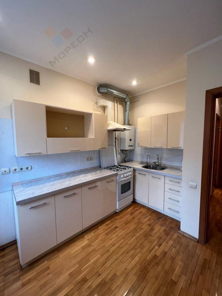 2-комн квартира Дзержинского ул, 6